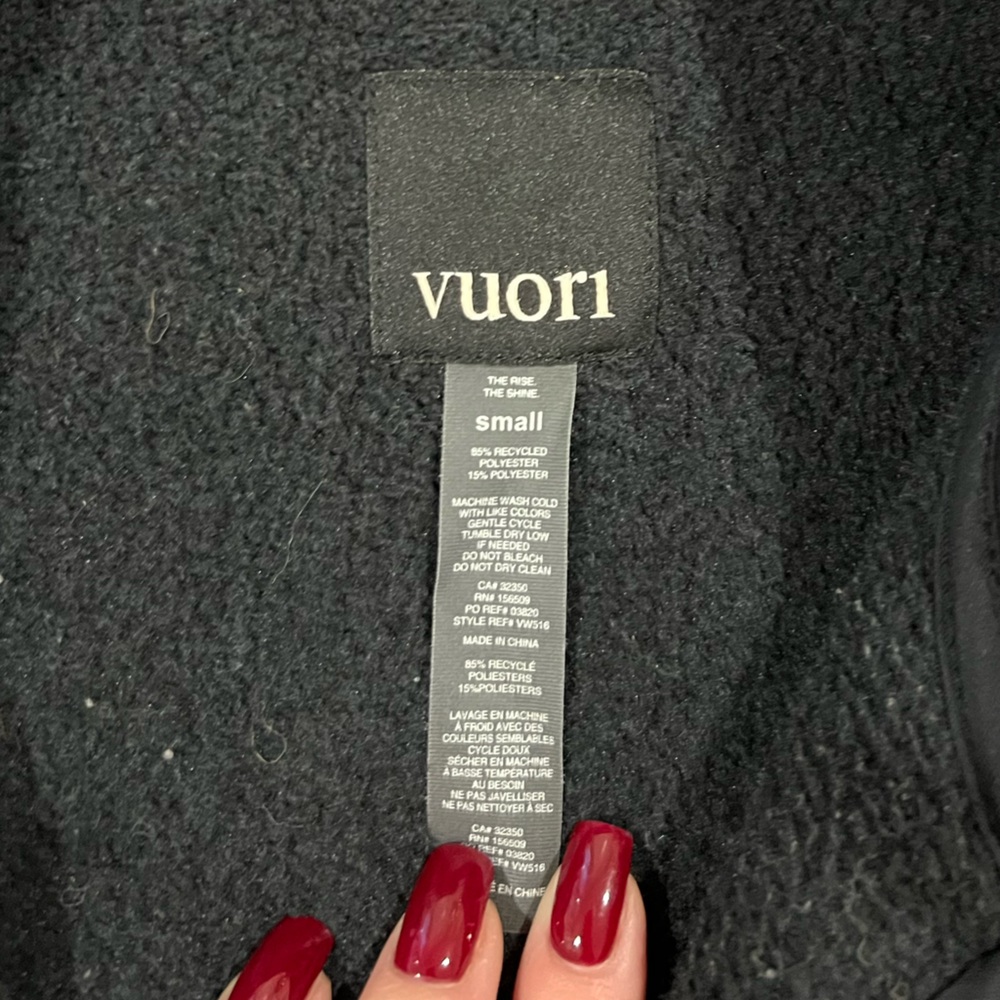 Vuori Alpine Sherpa Jacket in Black - Picture 3 of 3